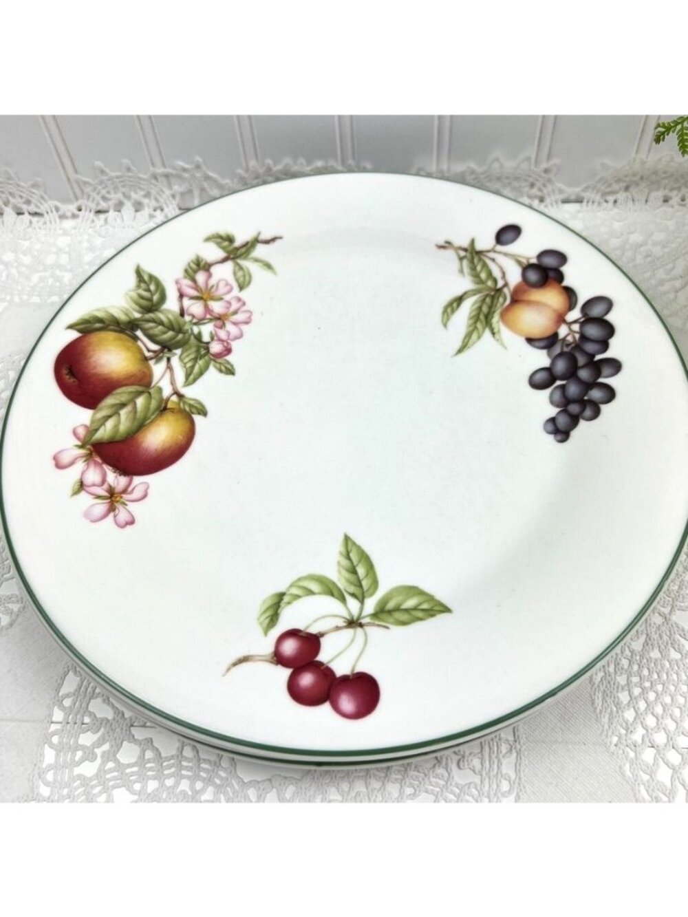 Royal Doulton China 4 Ashberry Dinner Plates 10.5" Fruit England White - Picture 4 of 12